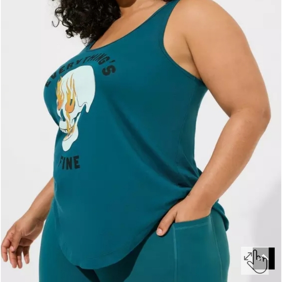 Torrid Capri Side Pocket Active Legging - Picture 4 of 5